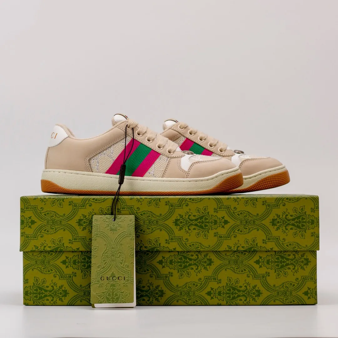 Ex-factory price 620 [Higher version] GUCCI casual sports distressed small dirty shoes, polished cowhide fabric, hand-made distressed effect!  Original terry cloth, delicate, soft, comfortable and breathable. Privately molded steel-stamped two-color original TPU outsole (lower layer is wider, upper layer is narrower) to differentiate the wrong version of the outsole in the market. Fabric, material, outsole, detail comparison SIZE: 34-41, 38-45 regular size (women's 34, 41, men's 38, 45 customized, non-returnable and non-exchangeable) (women's colors and men's models need to be customized)